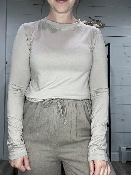 Basic Crew Neck Long Sleeve in Light Mocha