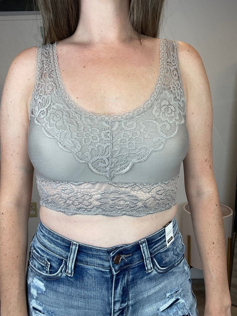 Seamless V-Back Lace Padded Bralette – The Gray Barn Boutique