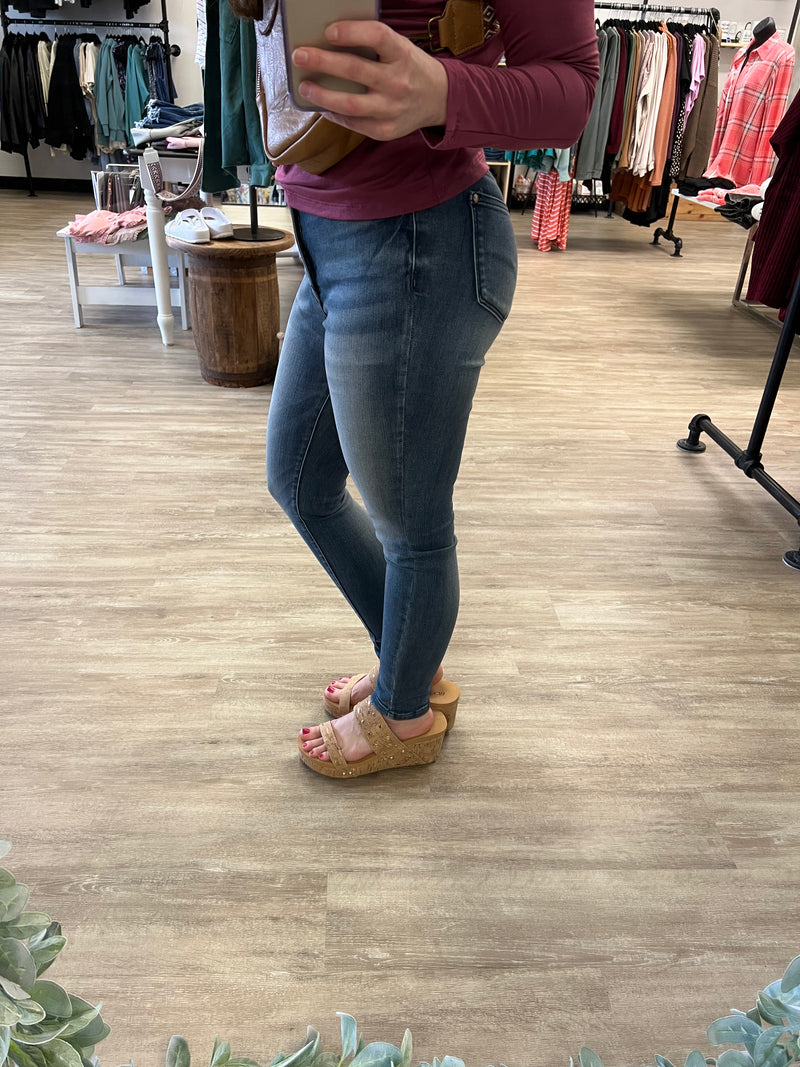 Tummy Control Contrast Wash Skinny Jeans by Judy Blue